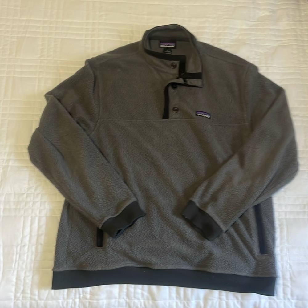 Used mens large gray Patagonia “Shearling Button Fleece Pullover”